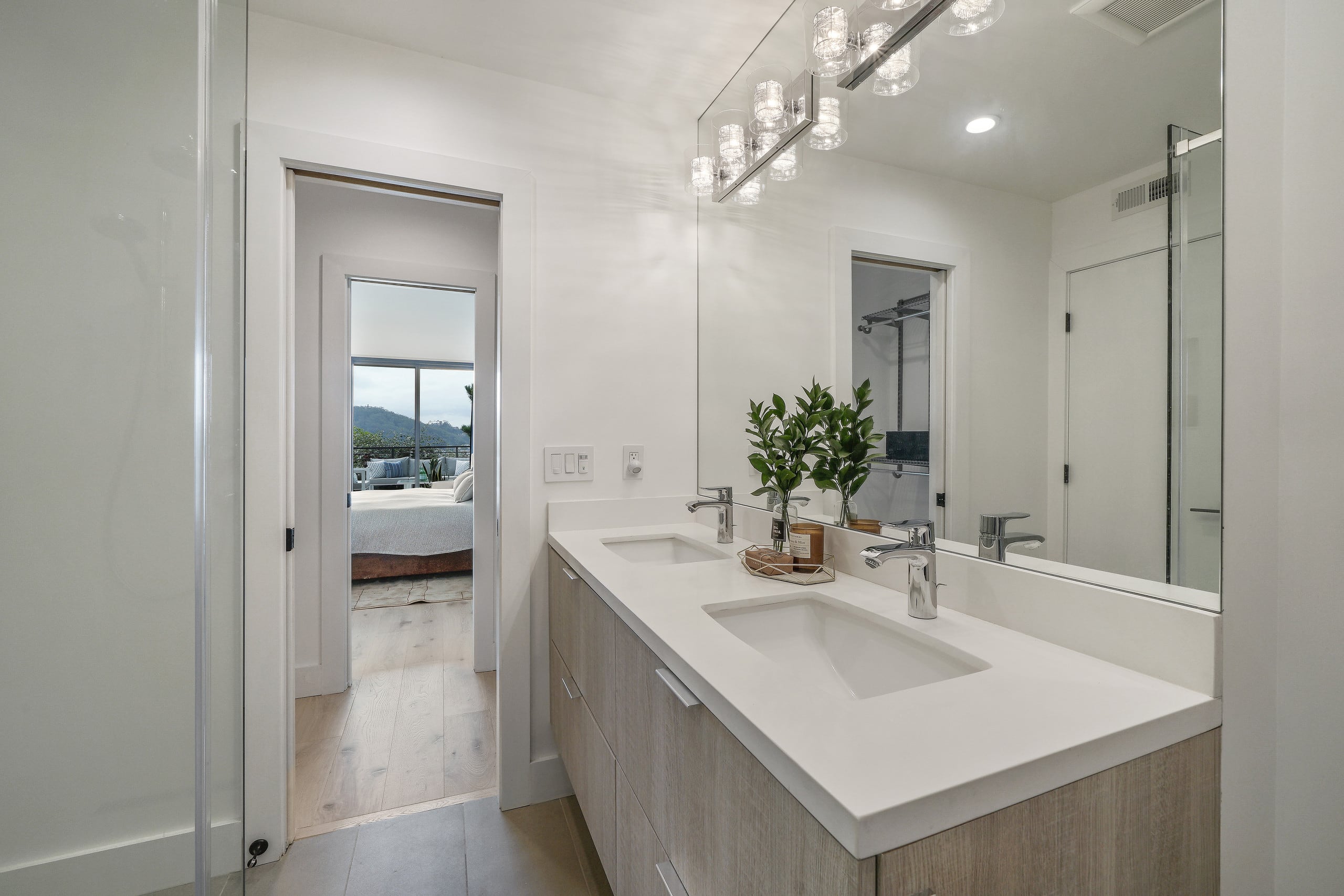 Villa in San Francisco · ★4.95 · 5 bedrooms · 6 beds · 3 baths - Image 19