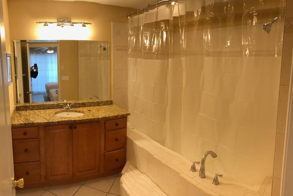 Level 1: Bedroom #1 Full Bath