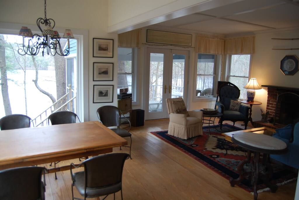Open plan living/dining room perfect for socializing