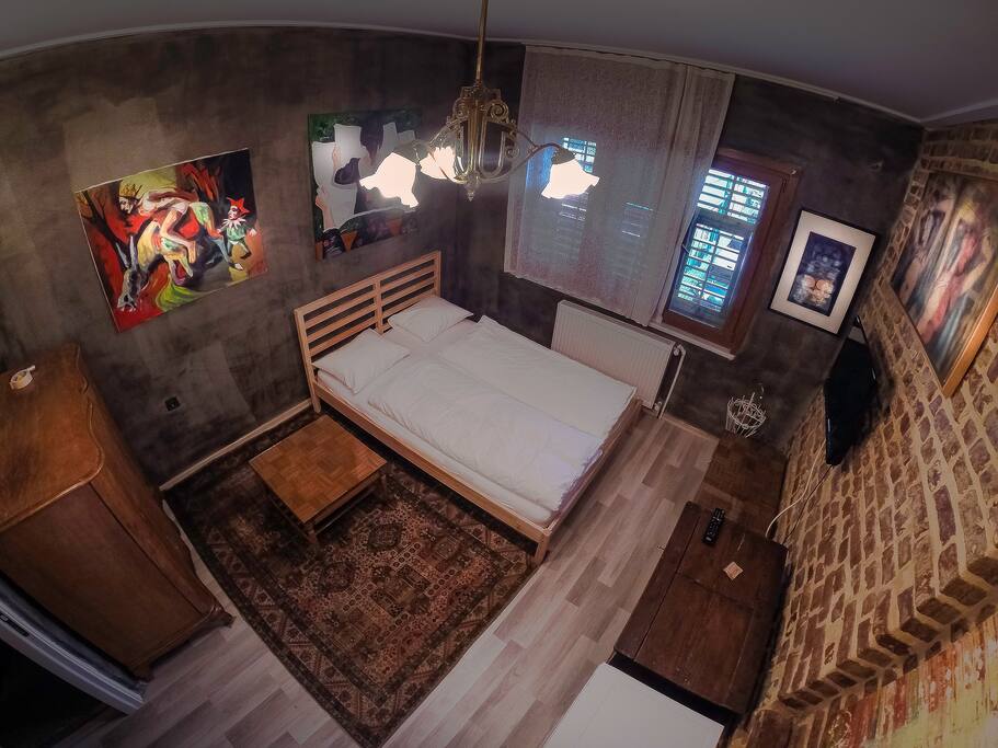 Room 2 + own bathroom