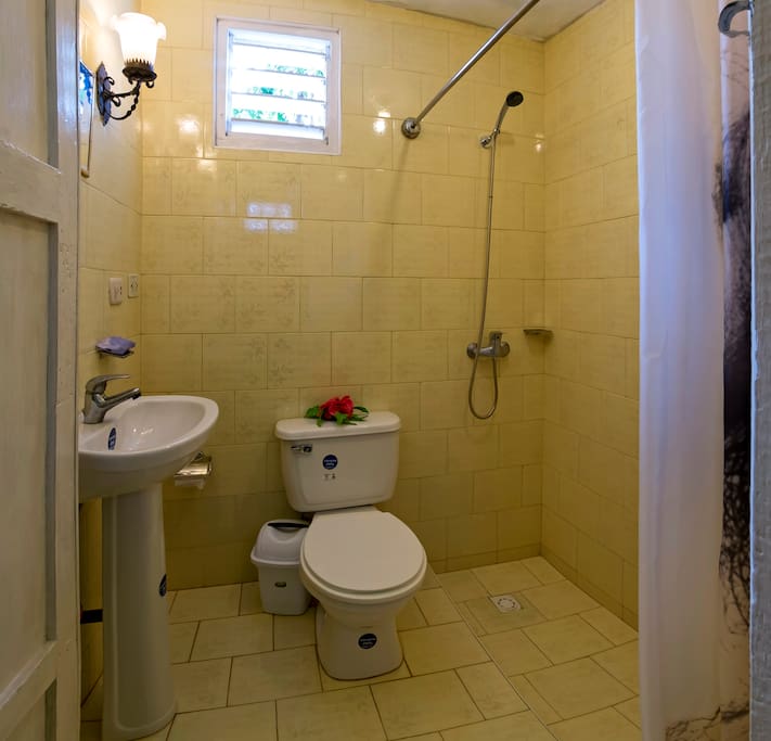 Baño Privado Room 1