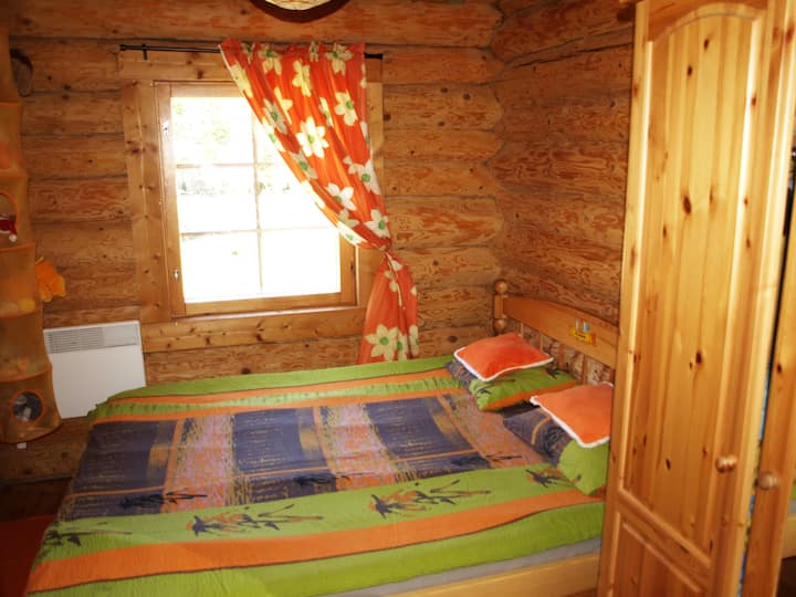 Dhoma e dytë e gjumit në katin e dytë, krevati 160x200 cm/Dhoma e dytë e gjumit në katin e parë, krevati 160x200 cm./kati përdhes i dhomës së dytë të gjumit, krevati 160x200 cm.