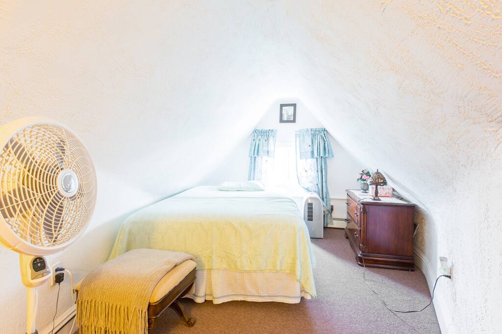 Rest and relax in the quiet attic hideawy