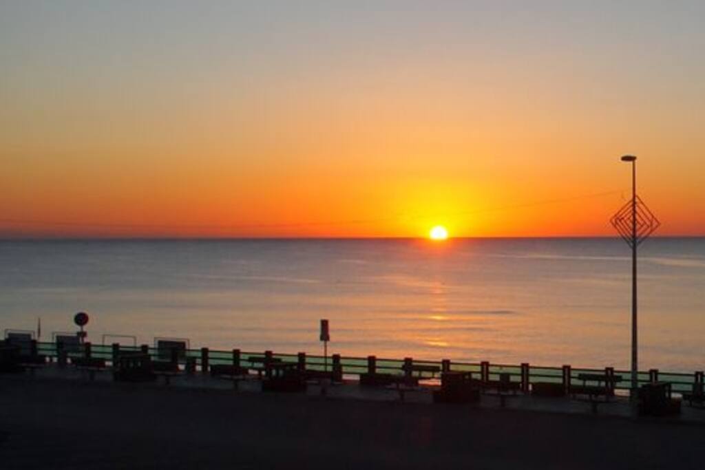 Alba al Lido di Noto