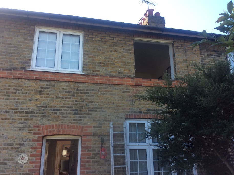 Double glazing , double fronted bright spacious room
