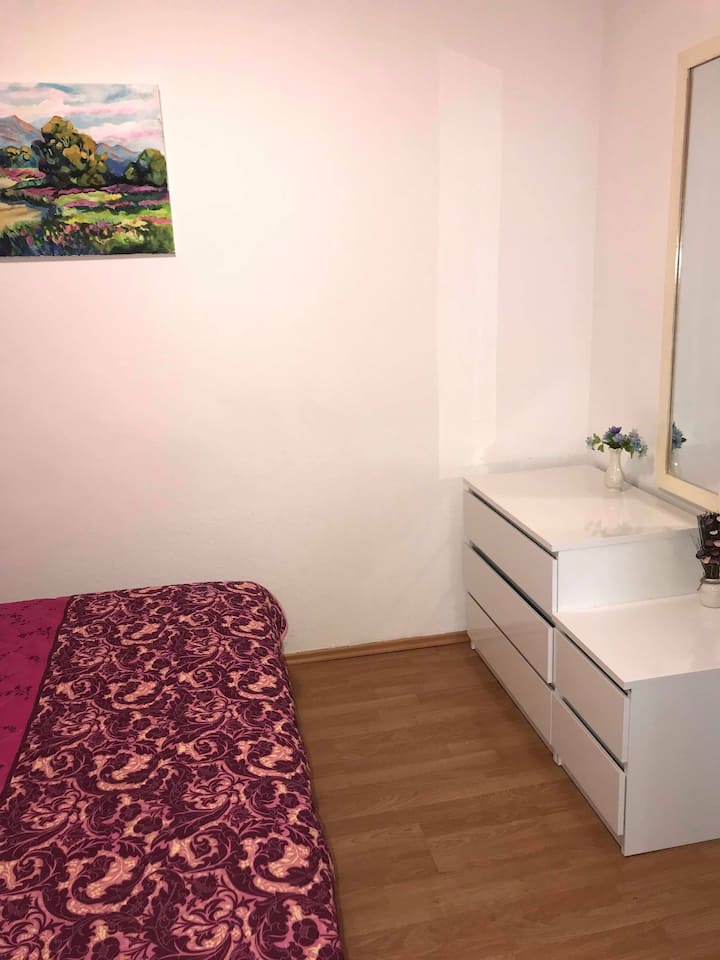 საძინებელი 1