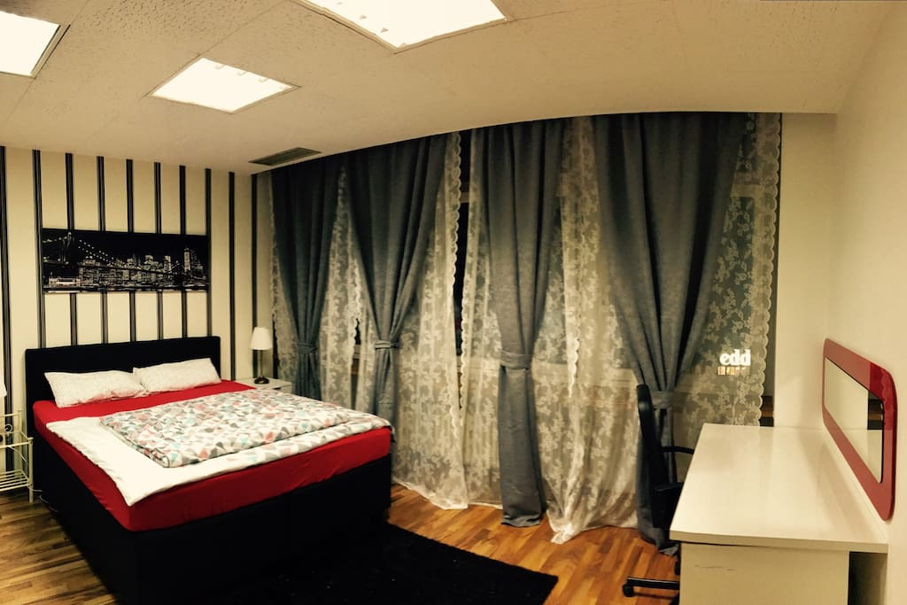 Schlafzimmer (1)