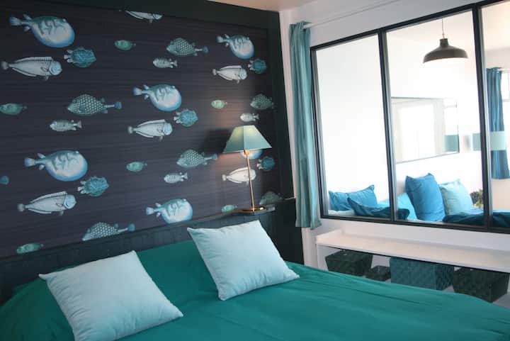 Habitación acuario con vistas al mar