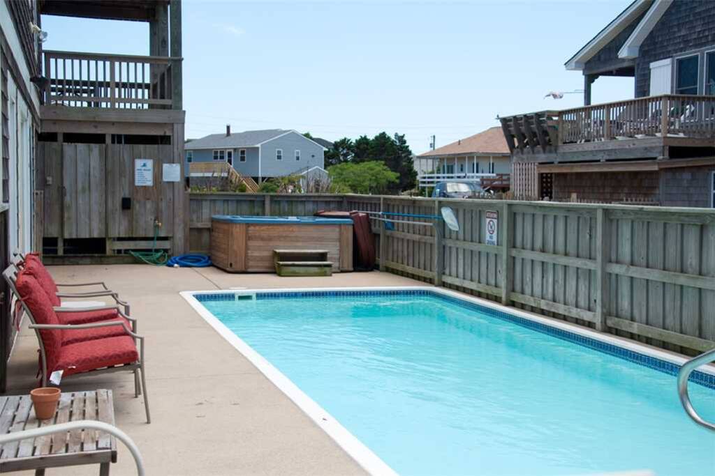 NHC10: Danube Breezes | Pool Area