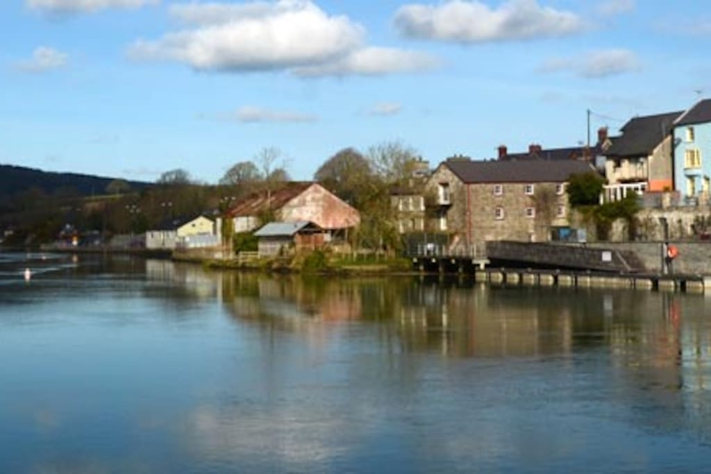 A view from the Granary Lofts towards the Pizza Tipi & across the estuary.