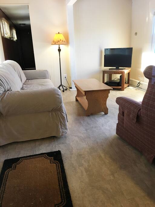 Just redone Living room
Cable, WiFi, Vinyl floor, New Flat screen TV, nice clean Fresh as new
