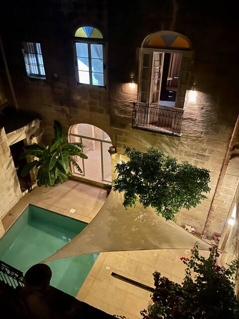 Charming Traditional Maltese house with pool
