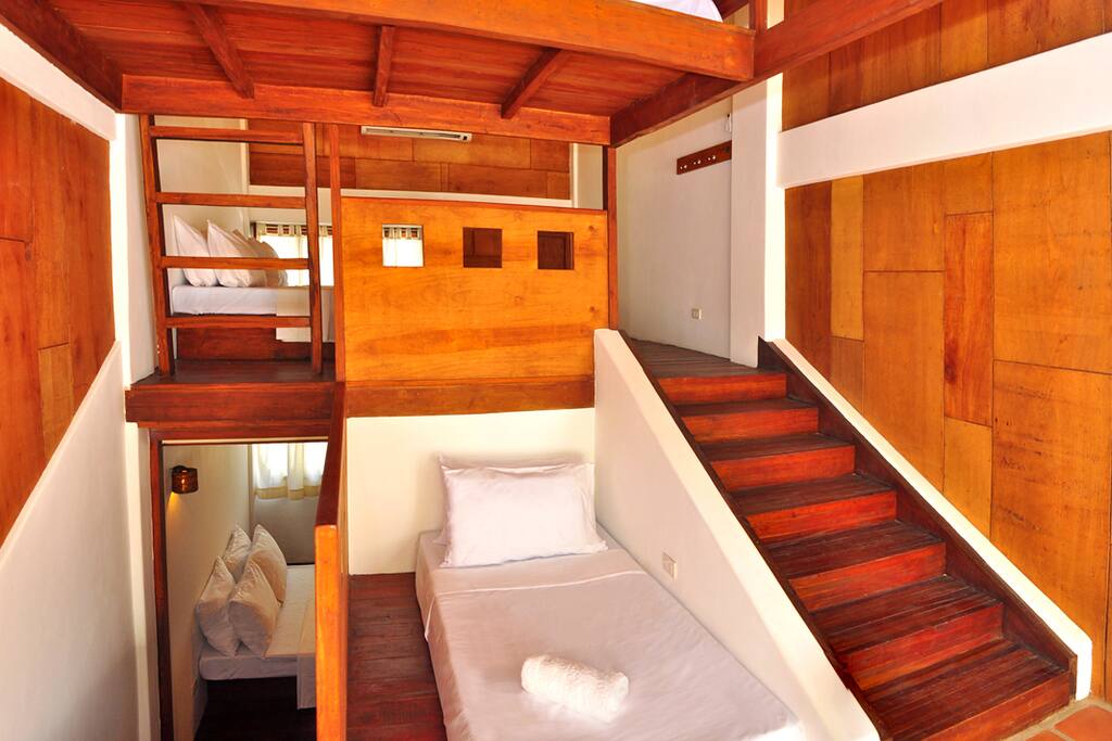 2nd floor with 1 single mattresses floor