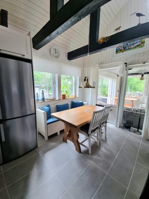 Nice vacation home with large patio near Vättern