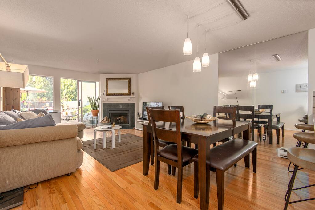 Fully furnished dining table with board games - perfect for family time!
