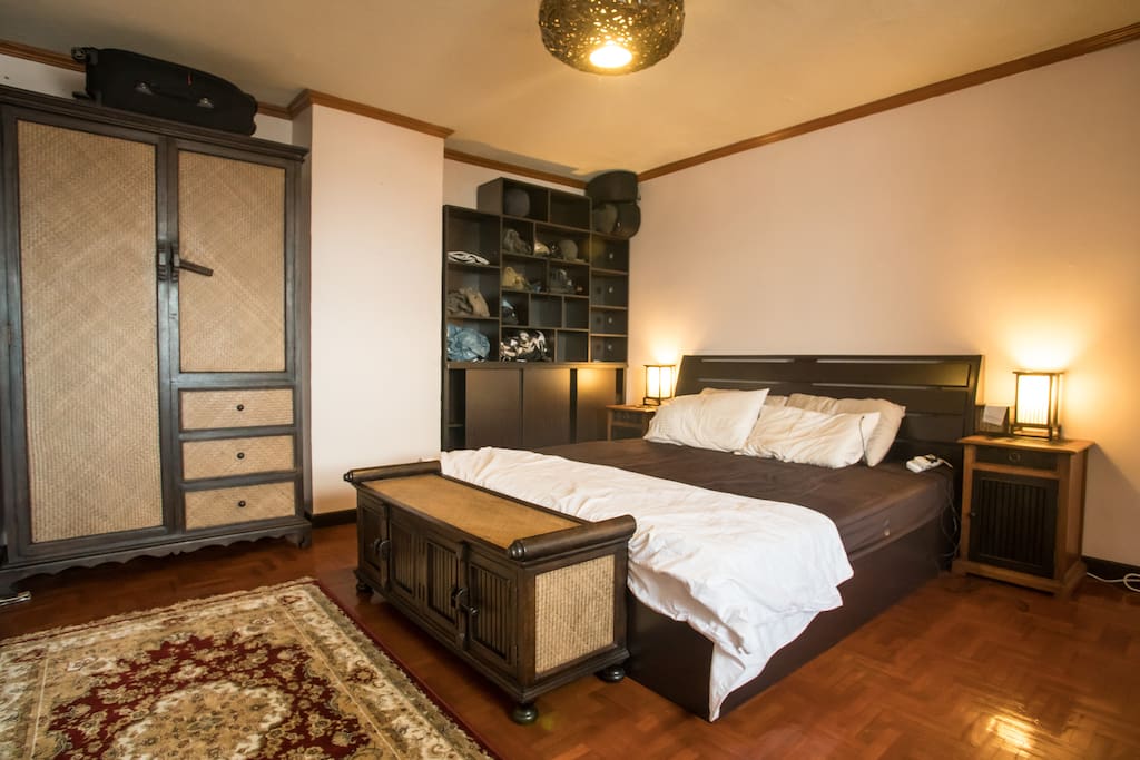 Authentic Vintage Luxury Bedroom