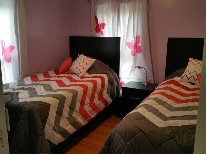 Dvokrevetna spavaća soba na katu