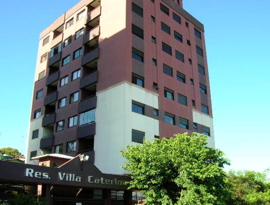 Apartamento no oitavo andar com portaria 24h