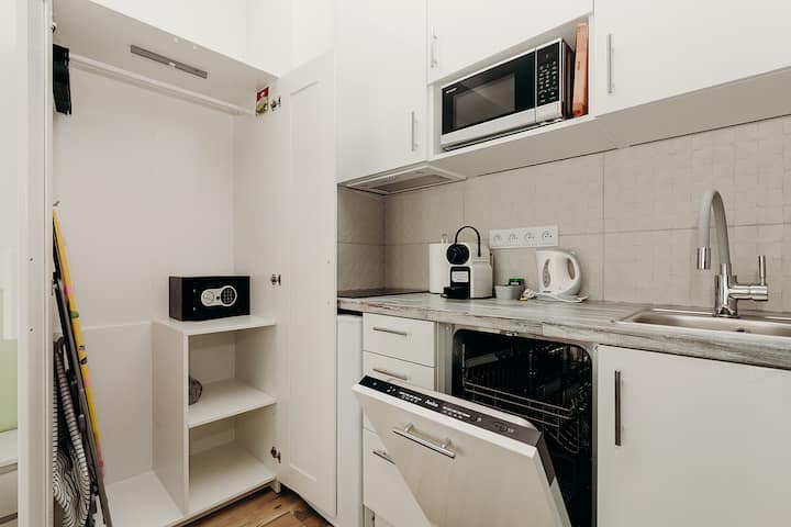 Business Studio. Sanitized. Modern! Fresh! Clean! - Warsaw