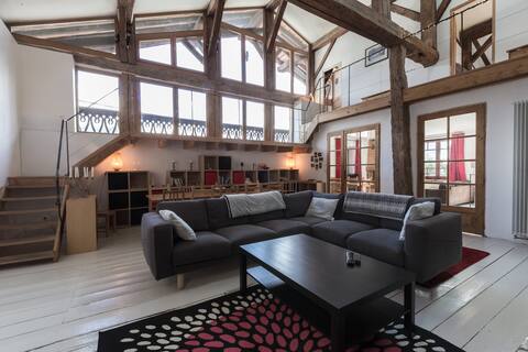 Spectacular Converted Barn with Hot Tub and Views