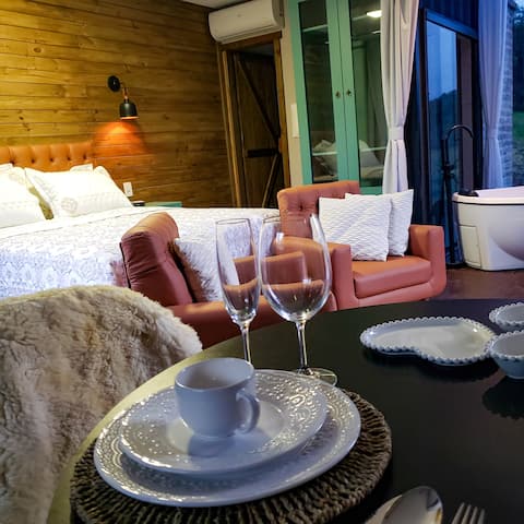 Container cabin for couples