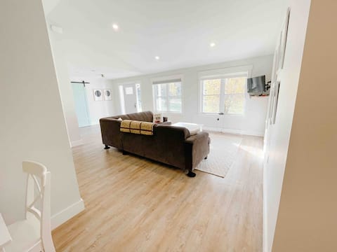 Successful Airbnb property: Charming cottage in the heart of Stanhope in North Shore
