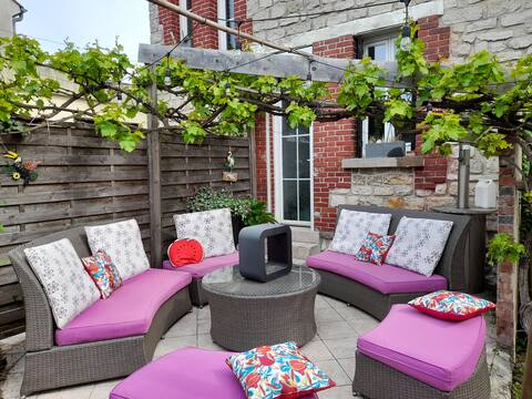 La Brunette 
House 14per,
pool, garden, jacuzzi