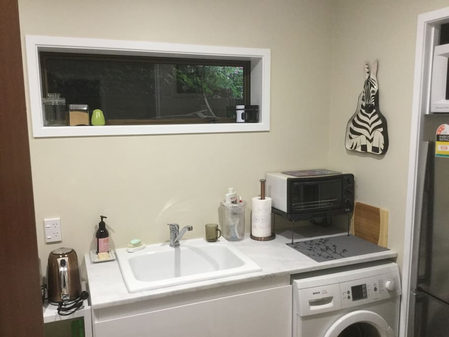 Kitchen/bathroom