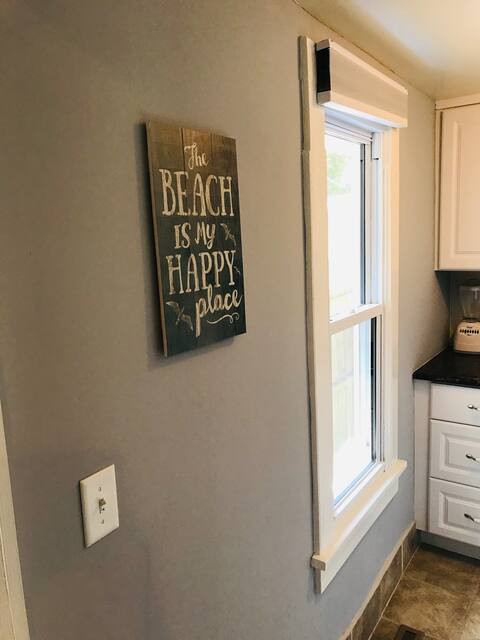 Adorable cottage, door-2-door parking! Bikes/Kayak