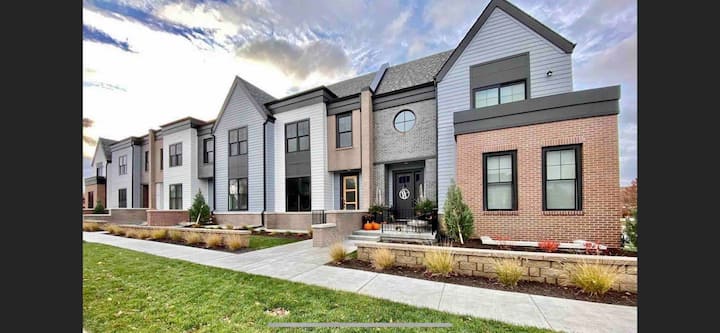 Brand new Townhome in Architectural Neighborhood
