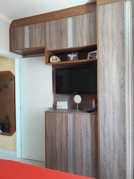 Quarto de casal com TV
