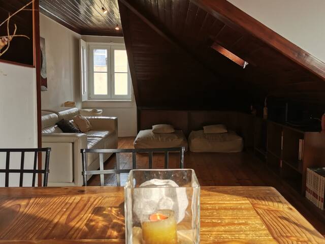 Chiado Charming River View Loft gallery image 4