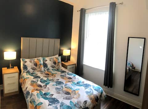 Stunning Modern 5* Belfast City Centre Luxury Apt!