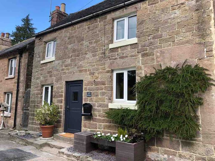 Dog friendly, cosy, Derbyshire Dales/Peak District Cottages for Rent