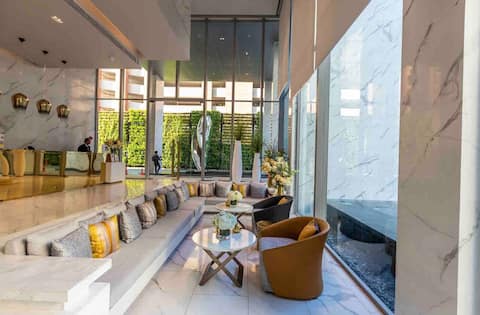 Luxury Hyde Condo 2 BR Soi11/Term21/BTSnana/Asok