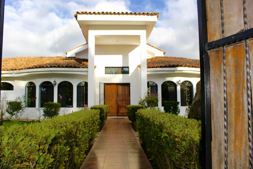 La Entrada