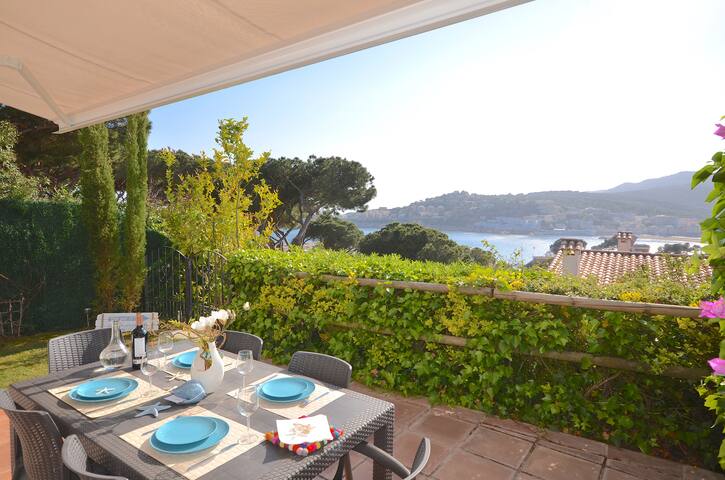 TERRAZA CON VISTAS AL MAR, PISCINA COMUNITARIA