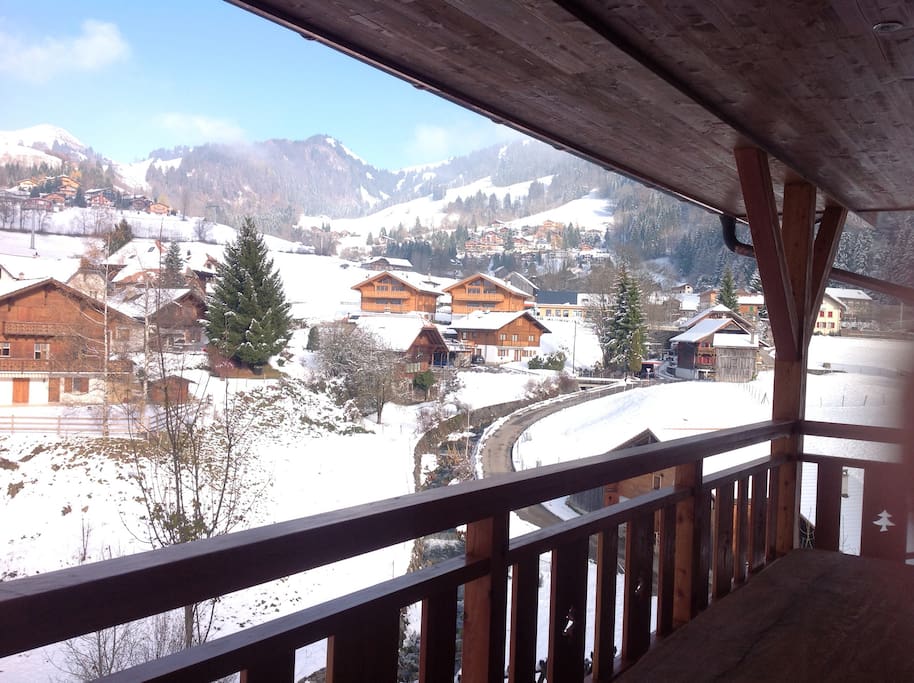 Vue panoramique depuis le balcon en hiver