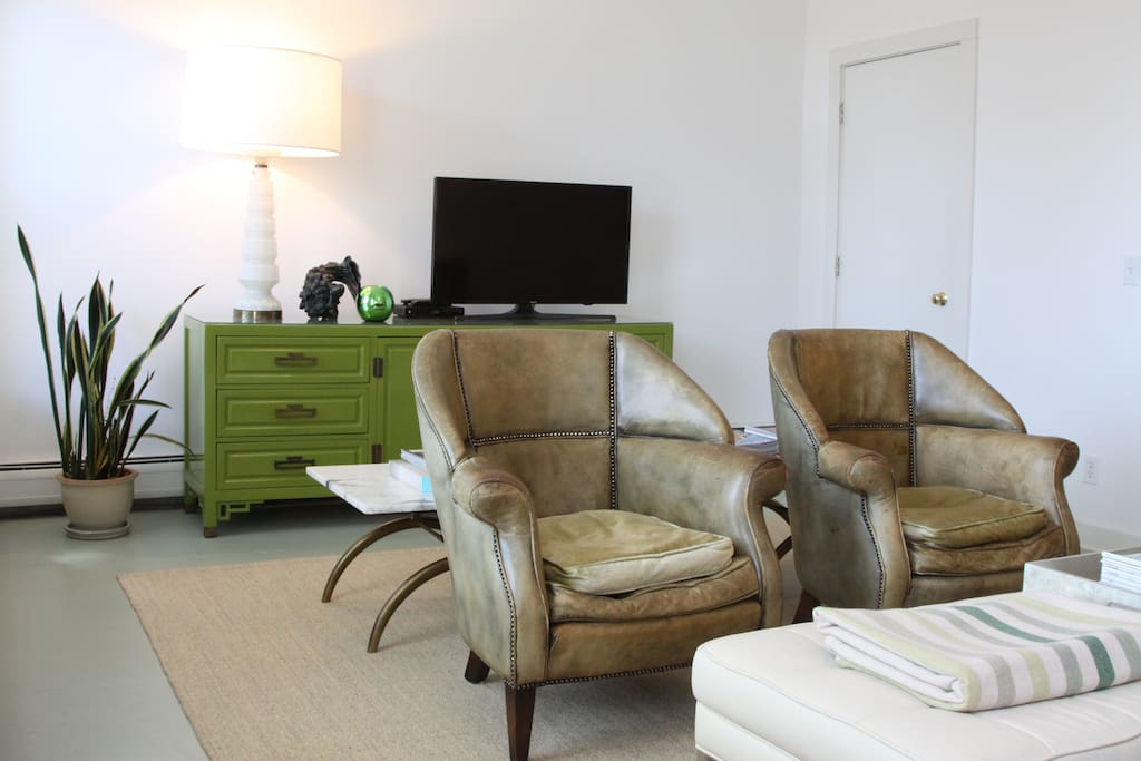 Eclectic mix of vintage furnishings...