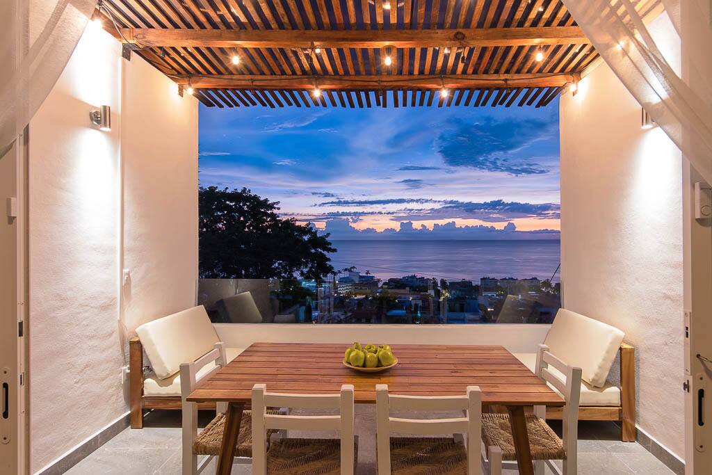 Chic Terrazza Boasting Uninterrupted Views of the City and Ocean