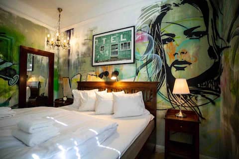 Popular Airbnb listing: Experience more in Södermalm