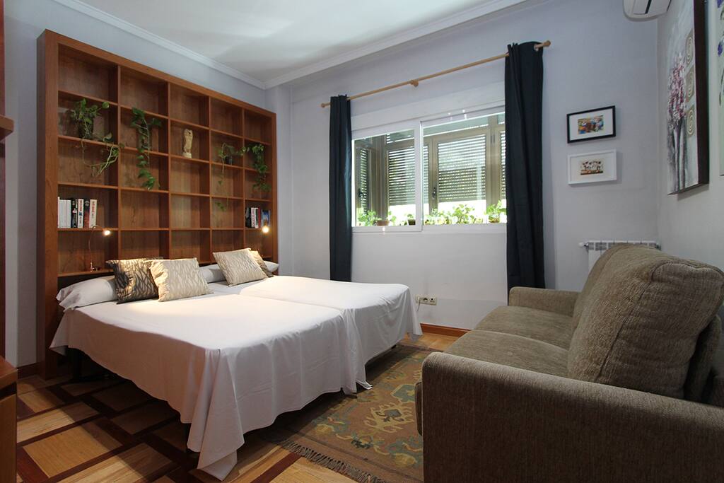 ROOM 1