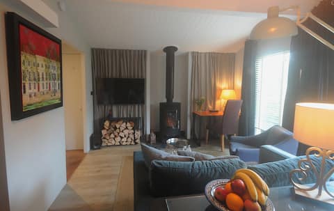 Top performing Airbnb: A luxury Cabin within a private garden in Cheltenham