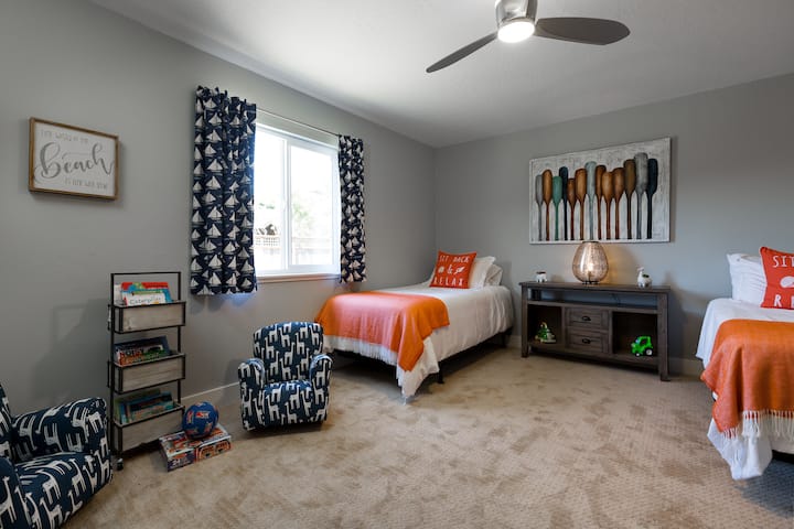 卧室配备2张双床客房。为您的小孩做好准备。