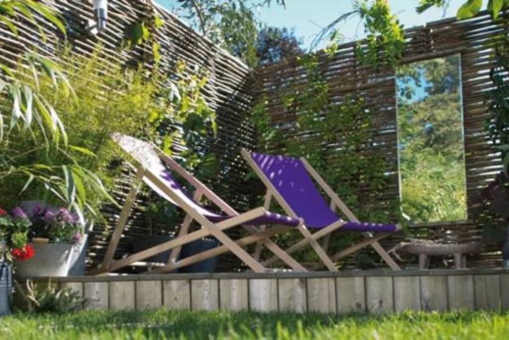 Le jardin est exposé plein sud.