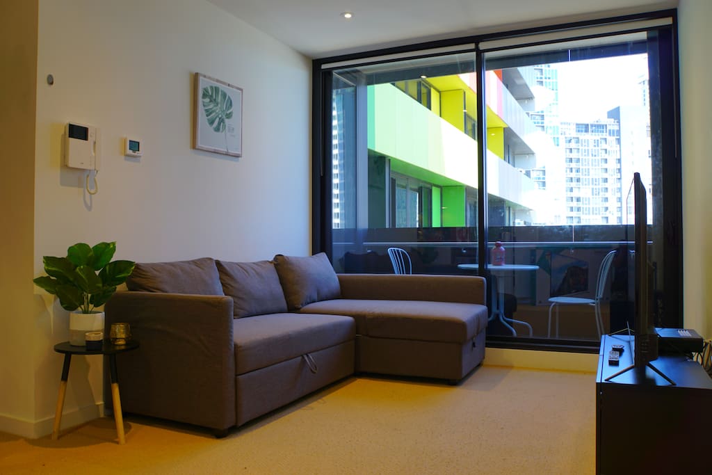 Spacious Lounge with comfortable sofa bed