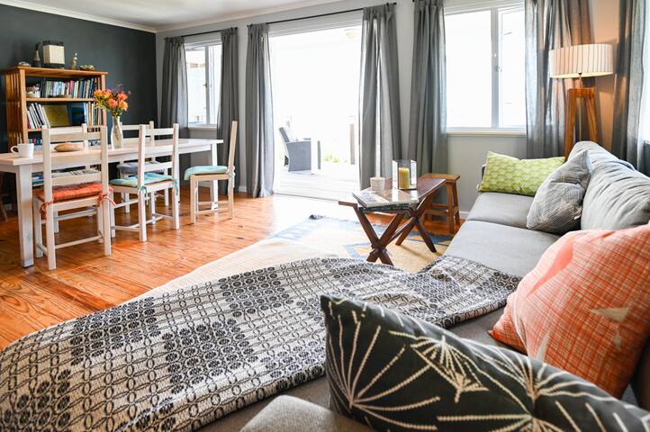 Ocean View Beach Cottage in Scarborough gallery image 3