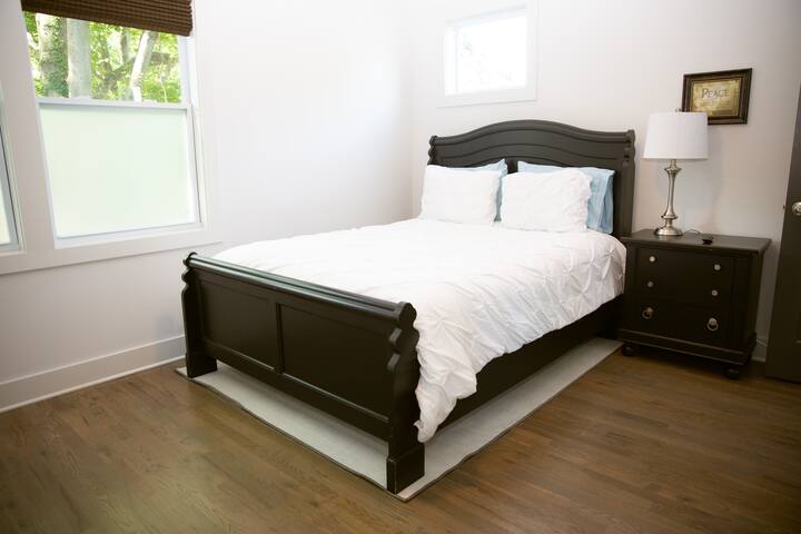 Classy Stay only 2 Miles from Downtown – Sleeps 12 gallery image 5