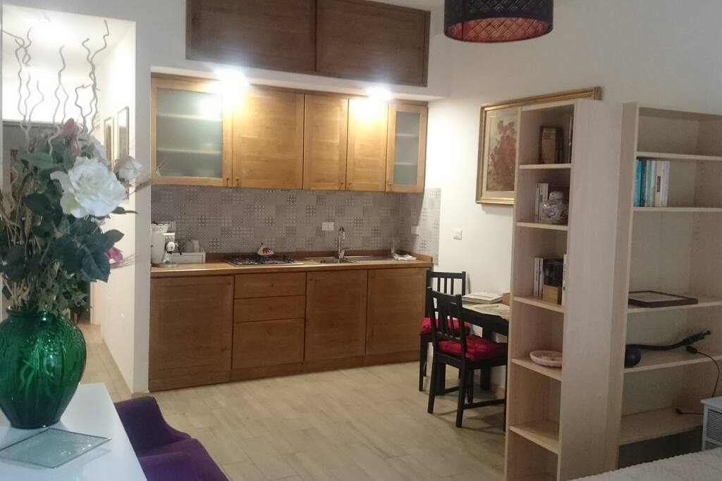 La cucina e la libreria
