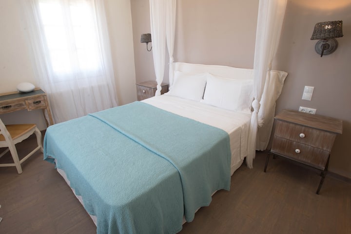 Chumba cha kulala2, kitanda cha ukubwa wa malkia, bafu la chumbani, mtazamo wa bahari, mtazamo wa machweo